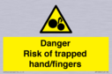 danger-risk-of-trapped-handfingers~